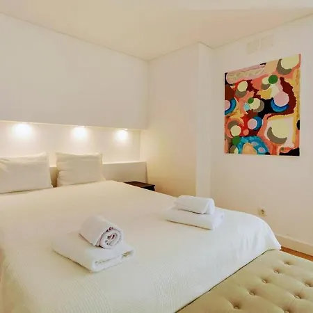 Marques De Pombal Terrace By Village * 리스본